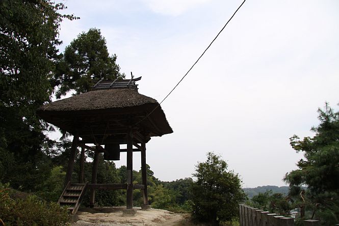 IMG_9772藁葺きの鐘楼.jpg