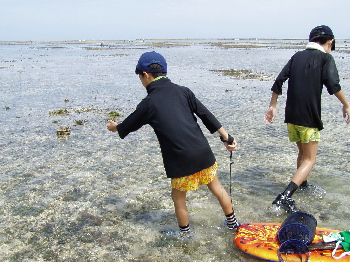 ほら見て！もうこんなに浅いよ！