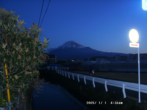 １月１日の家から見た富士