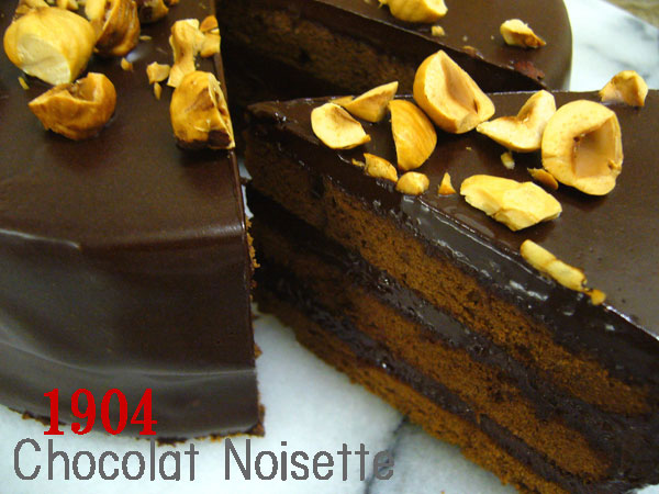 濃厚で香り豊かなケーキ～ザッハトルテ　＝ショコラ　ノワゼット＝　～