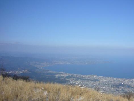 鶴見岳山頂から別府湾を望む