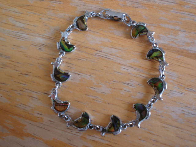 イルカ柄のブレスレット