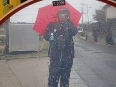 10220708 雨の日は腹リュック.jpg