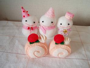 ゆきだるまとロールケーキ