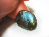 ラブラドライトの原石じゃなかと？