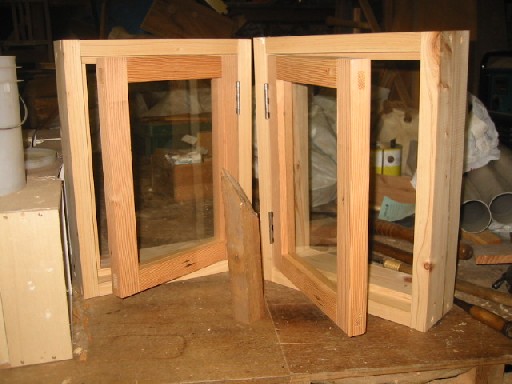 廃材で作った小窓