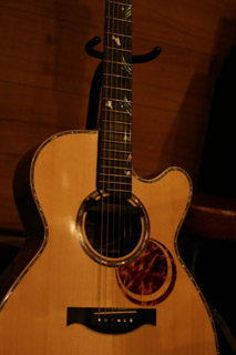 ０、櫻井ギター３