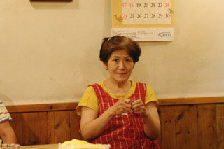 ２８、本日の主役！山小屋のおばちゃん！