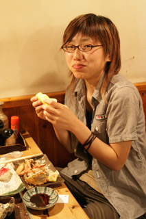 ６、お食事中失礼・・・よしごくうちゃん。