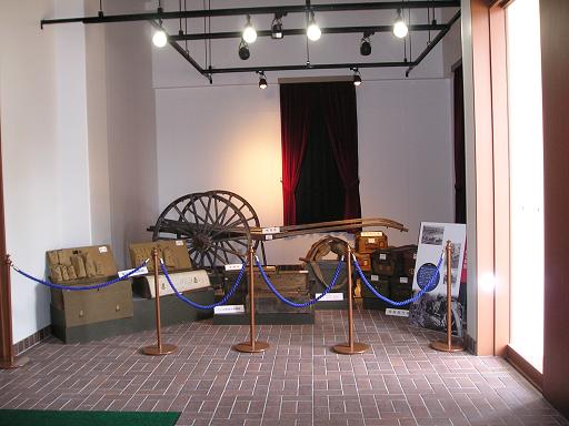 玄関横の、展示物-右