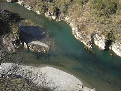 エメラルドグリーン２