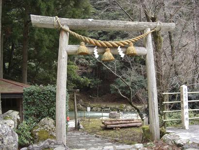 鵜の瀬鳥居