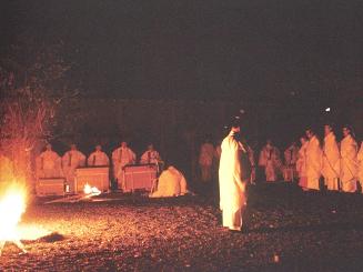 夜の神事