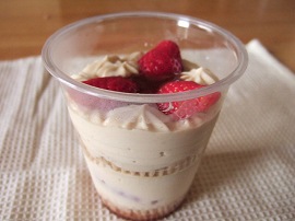 お豆腐クリームの苺ショートケーキ仕立て