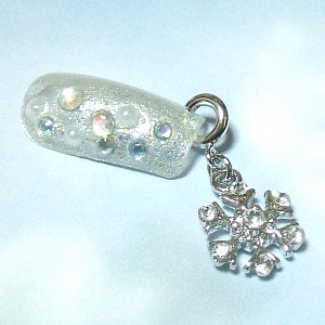 きらきらネイルピアス雪の結晶