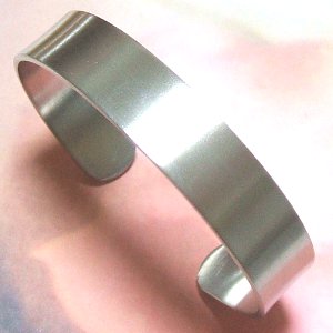 高品質ステンレスバングル