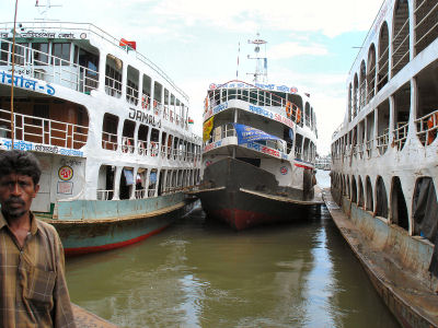 ダッカのフェリー.jpg