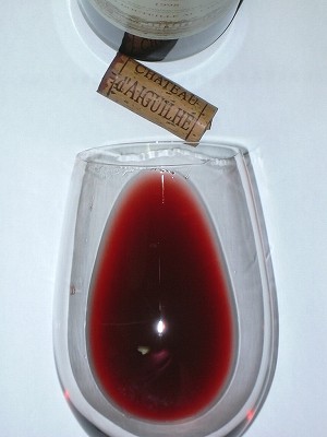 Ch.d'Aiguilhe1998 glass.jpg