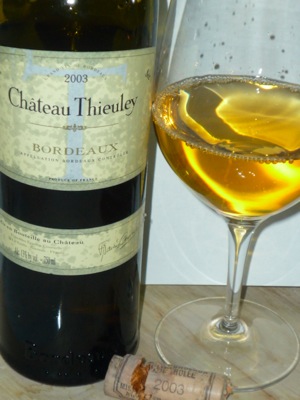 Ch.Thieuley Blanc 2003 glass.jpg