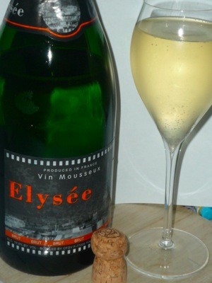 Elysee Brut NV glass.jpg