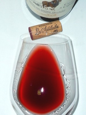 Les Aphillanthes Cuvee Trois Cepages2003 glass.jpg