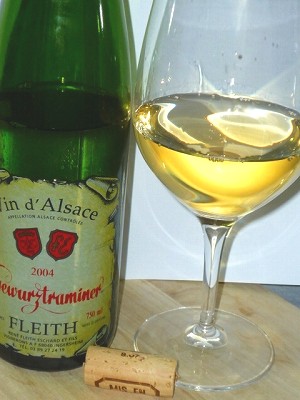 Rene Fleith-Echard Gewurztraminer2004 glass.jpg