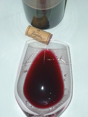 Ch.Vaugelas Cuvee Prestige2006 glass.jpg