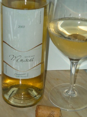 Ch.Pamidovo Muscat Special Wine 2007 glass.jpg