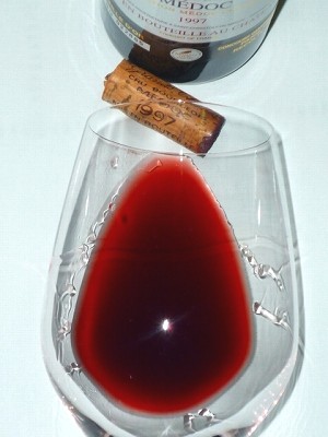 Ch.Les Grande Chenes 1997 glass.jpg