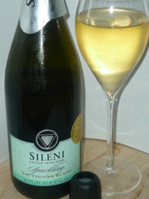 Sileni Estate Celler Selection Sparkling SB NV glass.jpg