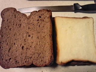 普通の食パンと比べた図
