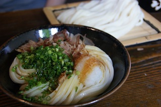 『わら家』生しょうゆうどん