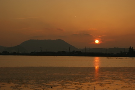 湖山池夕日
