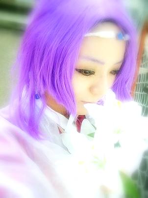 その花を抱き何を想う