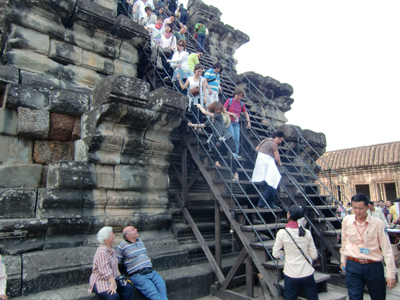 Angkor Wat go down the stairs,Siem Reap,Cambodia,2-16-4-11