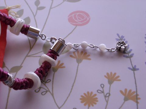 マザーオブパールとお花のチャーム.jpg