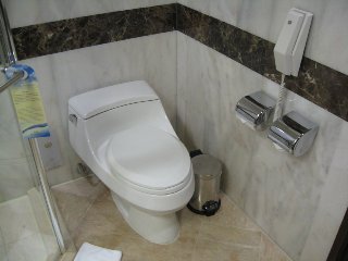 bathroom03.jpg