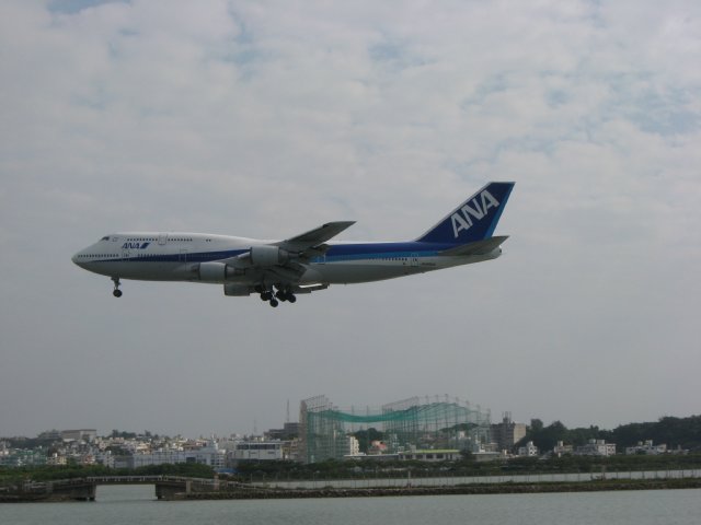 747-03.jpg