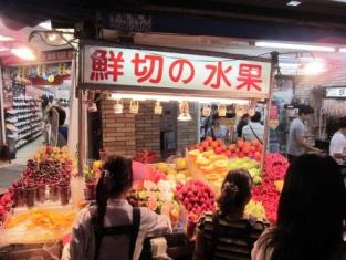 台湾　フルーツ　鮮切の水果.jpg