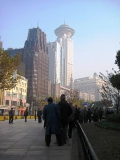 2009上海　国際飯店と上海新世界.JPG