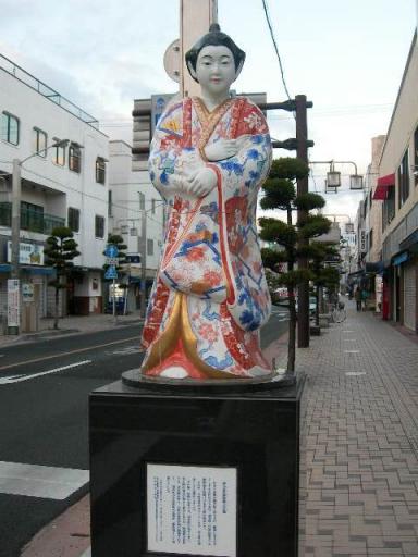 古伊万里人形　（東）