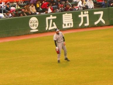 ３１林威助外野手