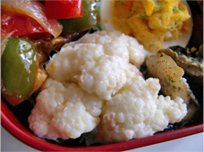 カリフラワーの梅マヨ和え