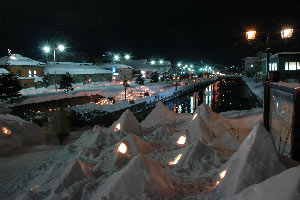 雪明かりの路３