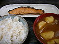 120px-Breakfast_of_grilled_salmon,_miso_soup_and_rice_by_jetalone.jpg