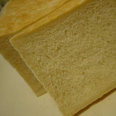 優しいかんじになってきた角食パン 2006.05.18