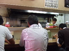 ラーメン山田店内