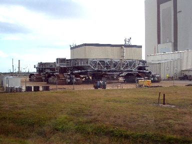 スペースシャトルを運ぶクローラー・トランスポーター