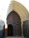 オレフ教会の入口.jpg