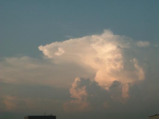 家から見えた入道雲　18時